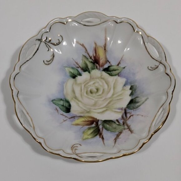 Hand-Painted Porcelain Plate White Rose Design Gold Trim Vintage - Picture 1 of 6